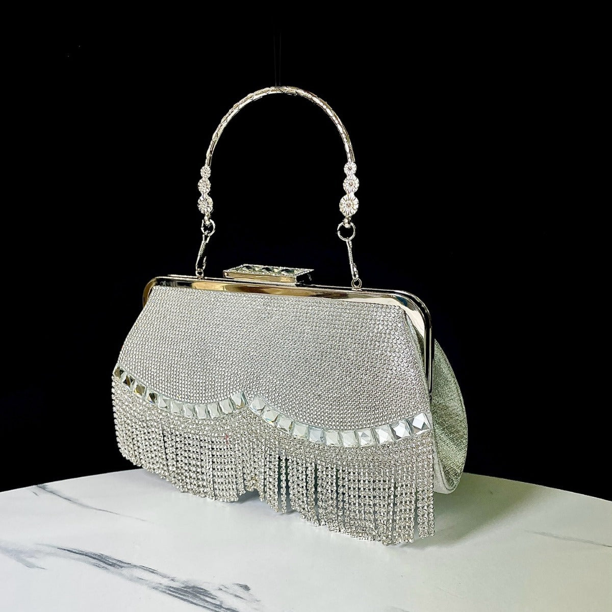 Sac de soirée princesse avec pompons – À main, épaule ou bandoulière, idéal pour les dîners et banquets