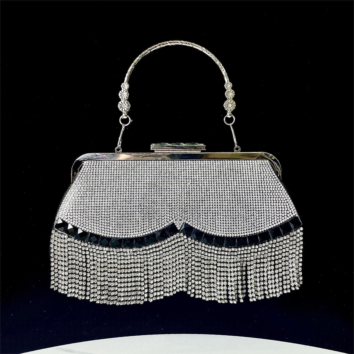 Sac de soirée princesse avec pompons – À main, épaule ou bandoulière, idéal pour les dîners et banquets