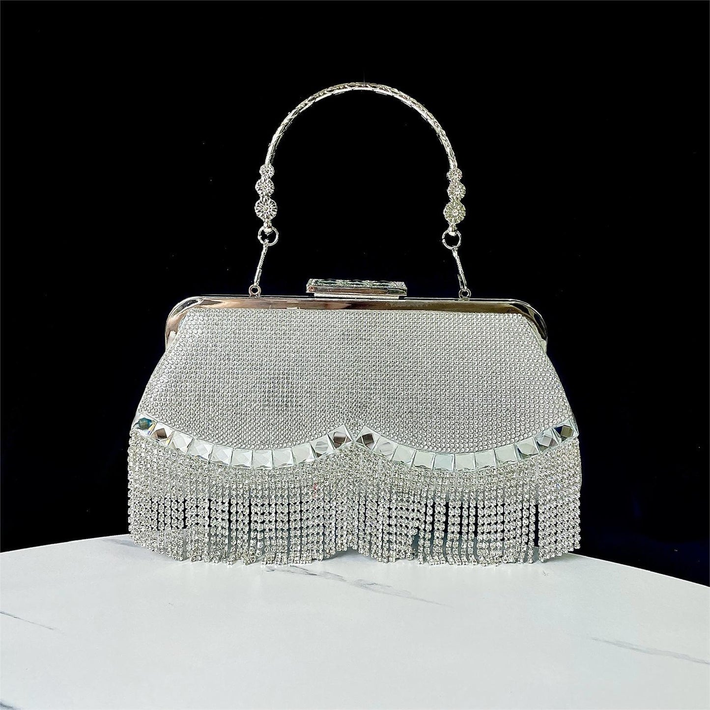 Sac de soirée princesse avec pompons – À main, épaule ou bandoulière, idéal pour les dîners et banquets