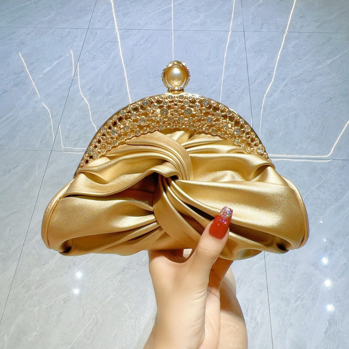Mini pochette de soirée pour femme – Chic et élégante, ornée de diamants scintillants