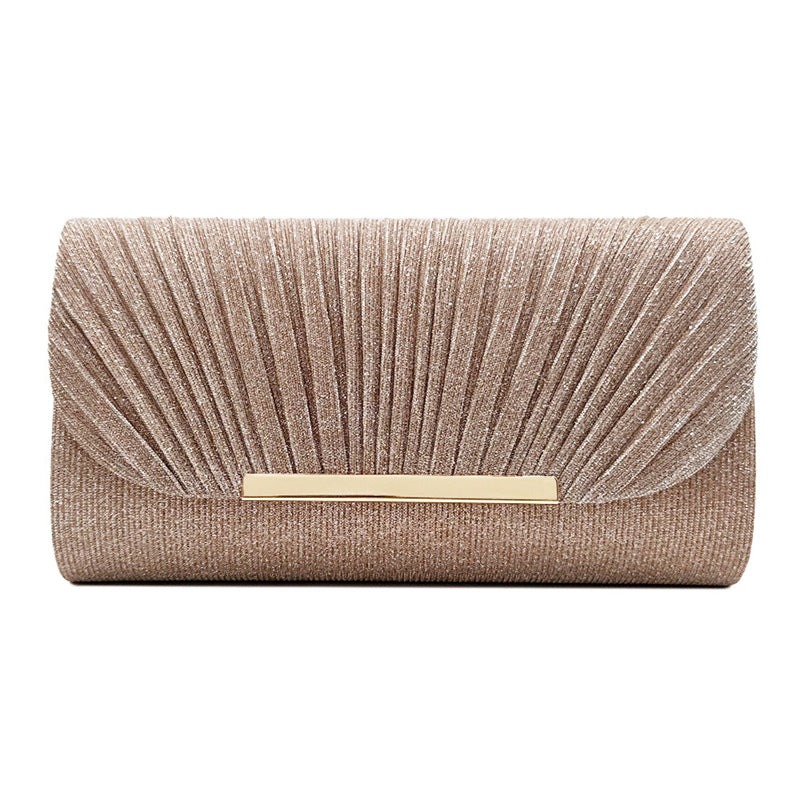 Pochette rose femme – Motifs élégants, bords métalliques, idéale pour les soirées