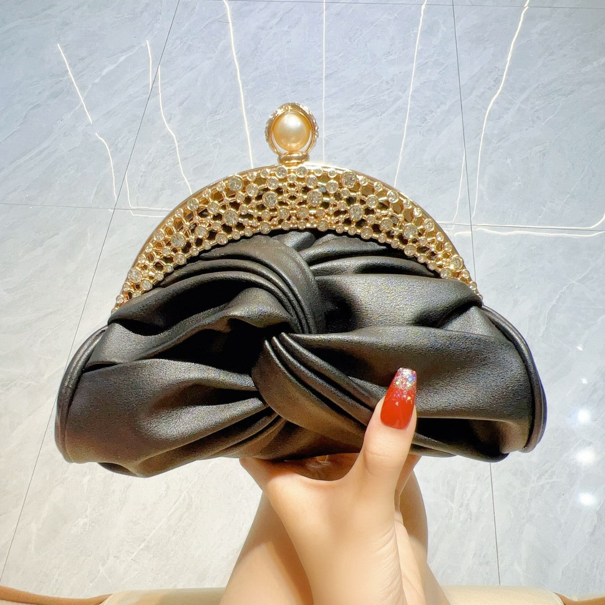 Mini pochette de soirée pour femme – Chic et élégante, ornée de diamants scintillants
